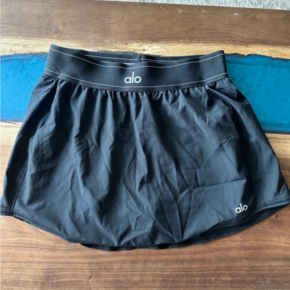 ALO Yoga Dresses & Skirts - Alo match point tennis skirt in black XS
